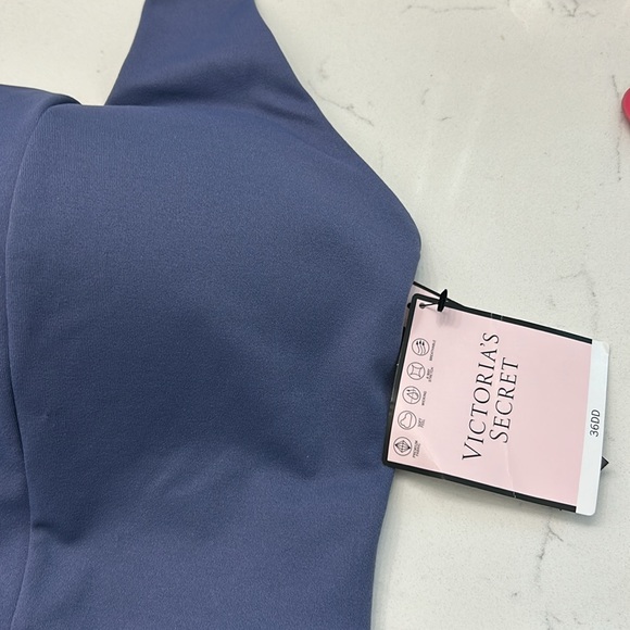 NWT Victoria’s Secret sport bra - Picture 2 of 9